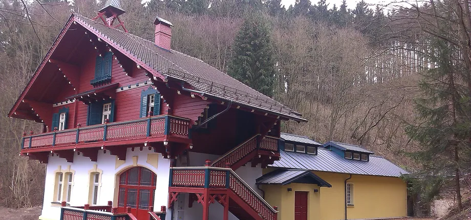 Lőschlerův pavilón s Granátem 13 hotov