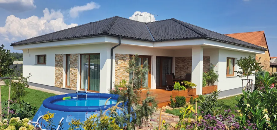 Bungalov s valbovou střechou