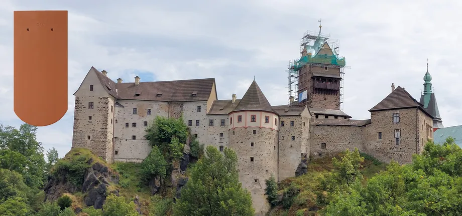 Bobrovka na střechu hradu Loket