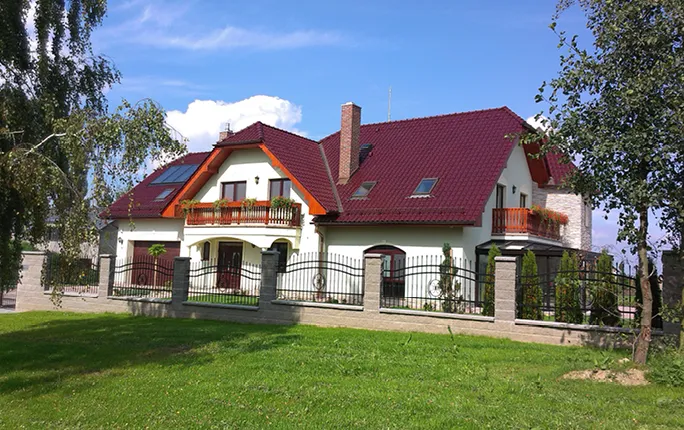 Bramac to nejsou jen betonové tašky, ale i keramické, pálené tašky