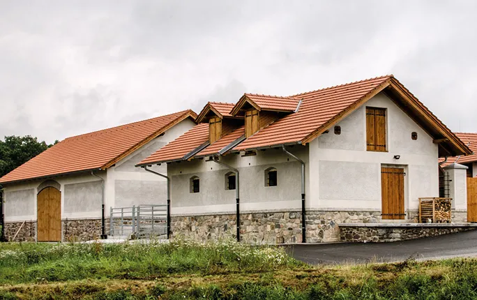 Barevná nabídka keramických tašek 