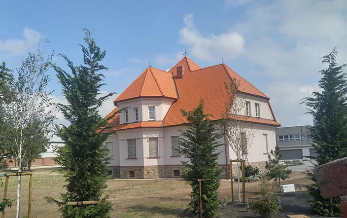 Oprava střechy proměnina Provorepublikovou vilu k nepoznání