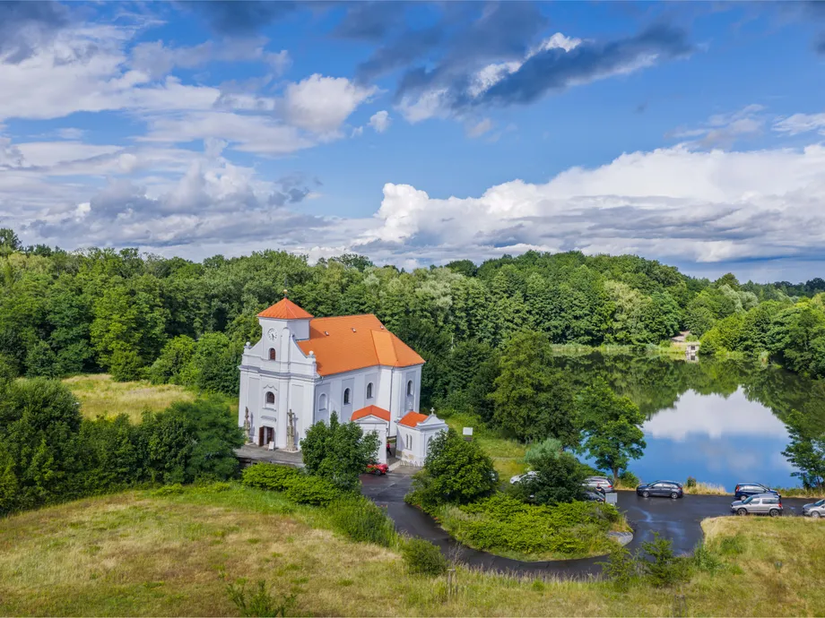 šikmý kostel hotova 2