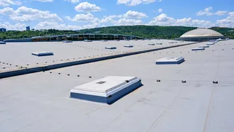 Plochá střecha s hydroizolací Monarplan FM 1,5, Pavilon V, BVV, Brno