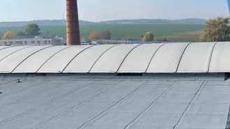 Rekonstrukce ploché střechy víceúčelové haly, Brno